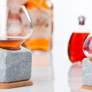 Ποτήρι Ουίσκι Με Πέτρινη Παγοκύστη Και Βάση Από Φελλό | Brown Spirits Cooler | Pandia Shop