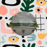 Κρεμάστρα Τοίχου Με 3 Άγκιστρα Και Ράφι Από Βαρέλια Πετρελαίου Και Μπουζί - Διακόσμηση σπιτιού - upcycle - zero waste προϊόντα