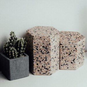 Διακοσμητικό Κουτί Εξάγωνο Skive Large - Μπεζ χρώμα με μωσαϊκό σχέδιο - Διαστάσεις 12 x 10.5 x 15.8 cm - Χειροποίητο - zero waste προϊόντα | Pandia Shop